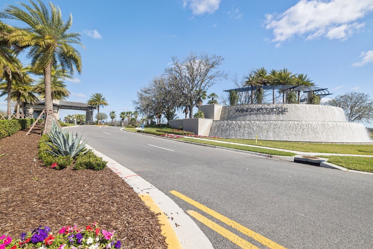 Foto principal - Luxurious gated community 5-Bedroom Rental...