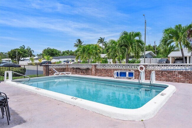 Foto del edificio - 2701 Middle River Dr