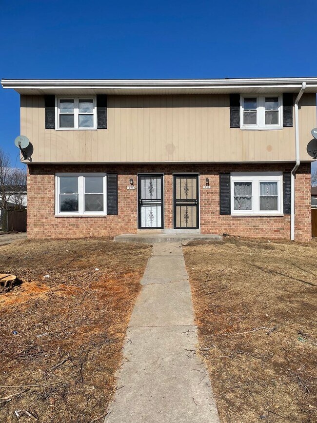 Building Photo - 10210-10212 W Jonen St