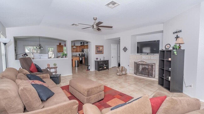 Foto del edificio - 3236 Arroyo Bluff Ln
