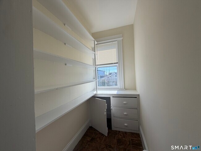 Foto del edificio - 37-41-41 Jackson Ave