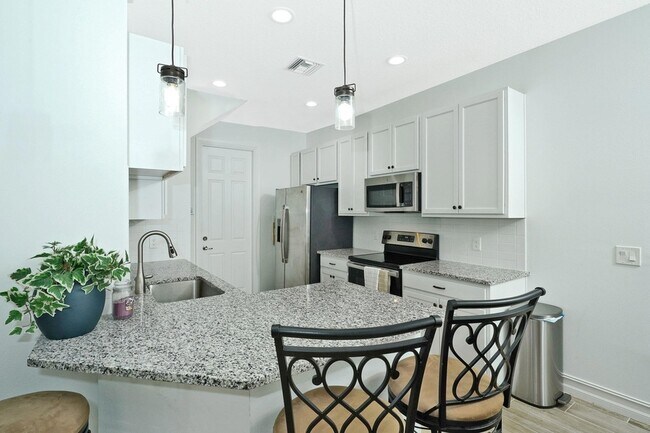Foto del edificio - 1475 Isabella Drive Unit 107