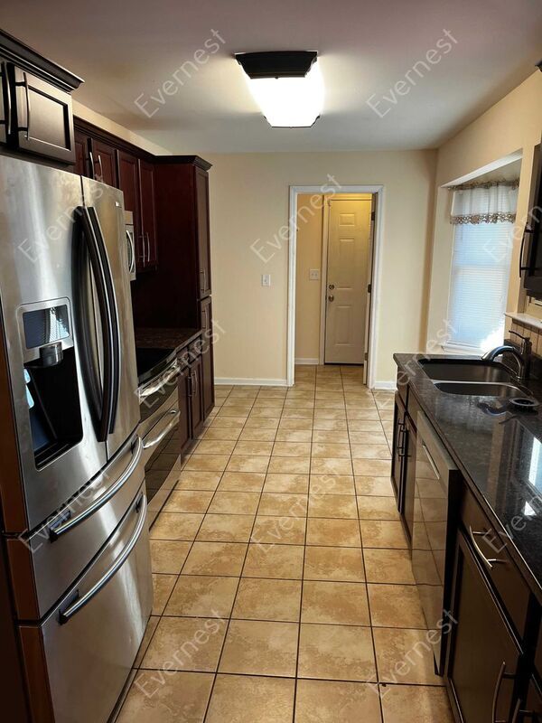 Building Photo - 3077 Reelfoot Dr