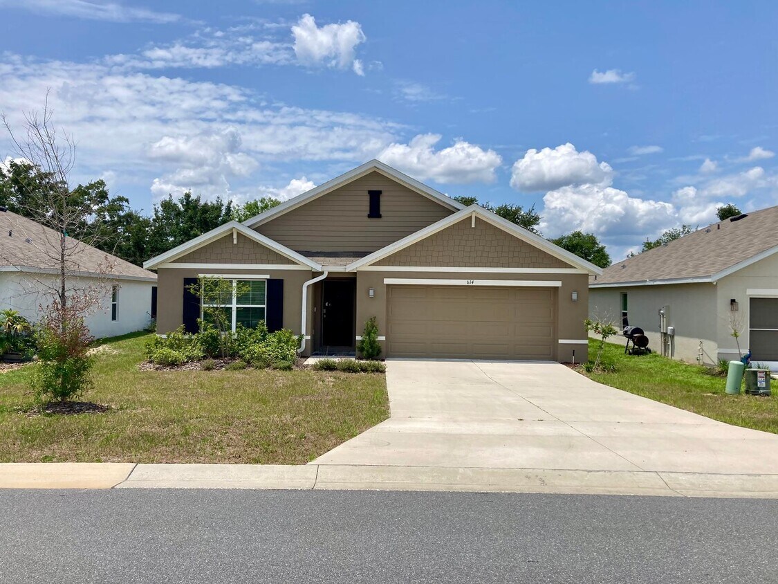 Primary Photo - The Fairways Golf Course Home