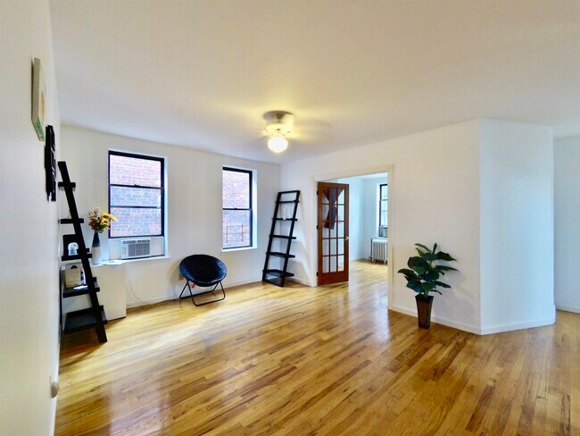 Building Photo - 3315 Pleasant Ave