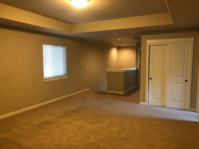 Building Photo - 20793 NE Sierra Dr