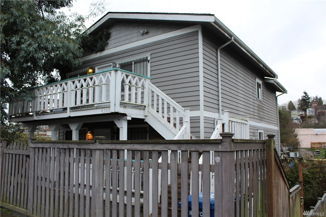 Primary Photo - 4209 37th Ave S