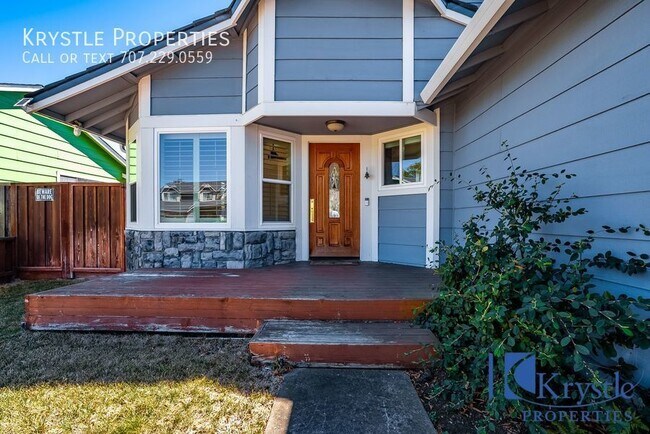 Building Photo - Gorgeous Glen Cove home with beautiful upg...