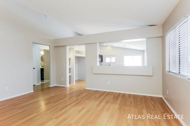 Building Photo - 3106 W Lone Cactus Dr
