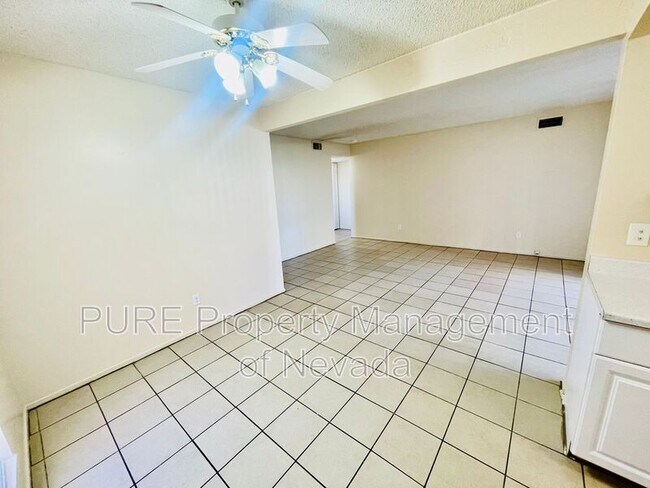 Foto del edificio - 1405 E Vegas Valley Dr