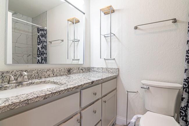 Building Photo - 3600 Monclave Dr