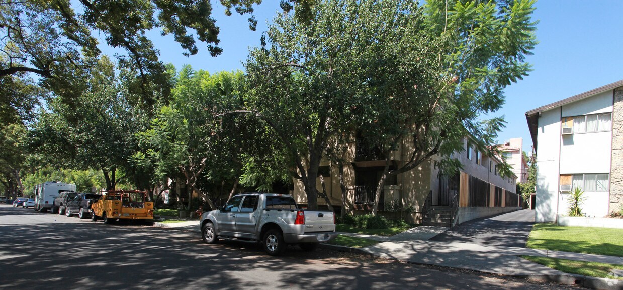 Primary Photo - Windtree Brock Apt