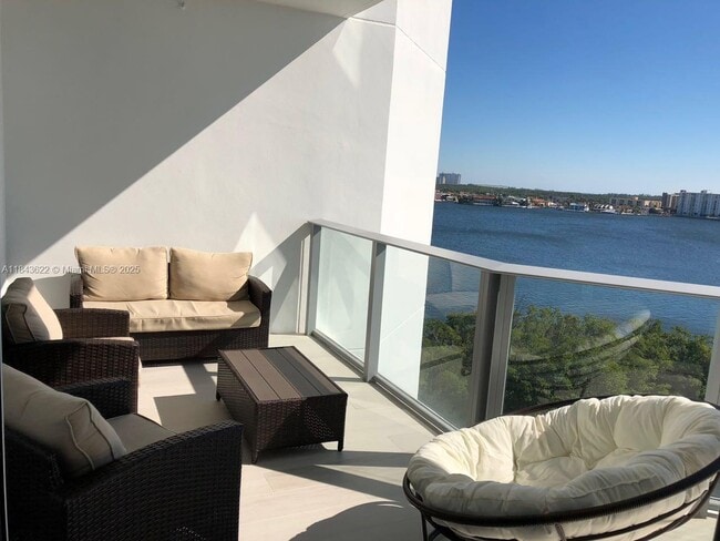 Building Photo - 17111 Biscayne Blvd