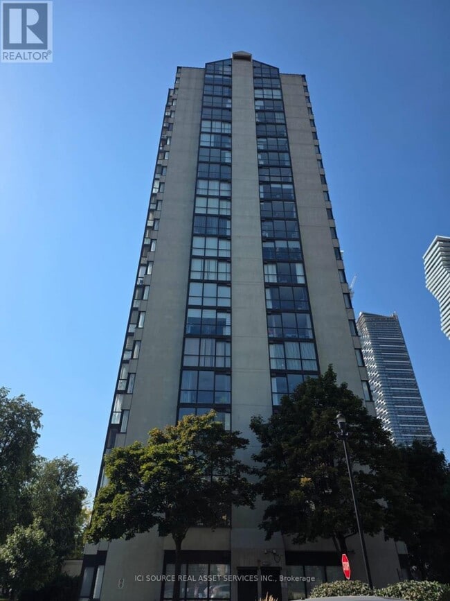 Building Photo - 350 Webb Dr