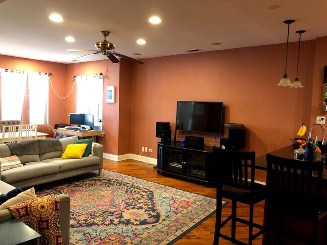 Foto del edificio - 6309 N Francisco Ave