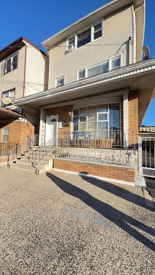 Building Photo - 565-567-567 4th St