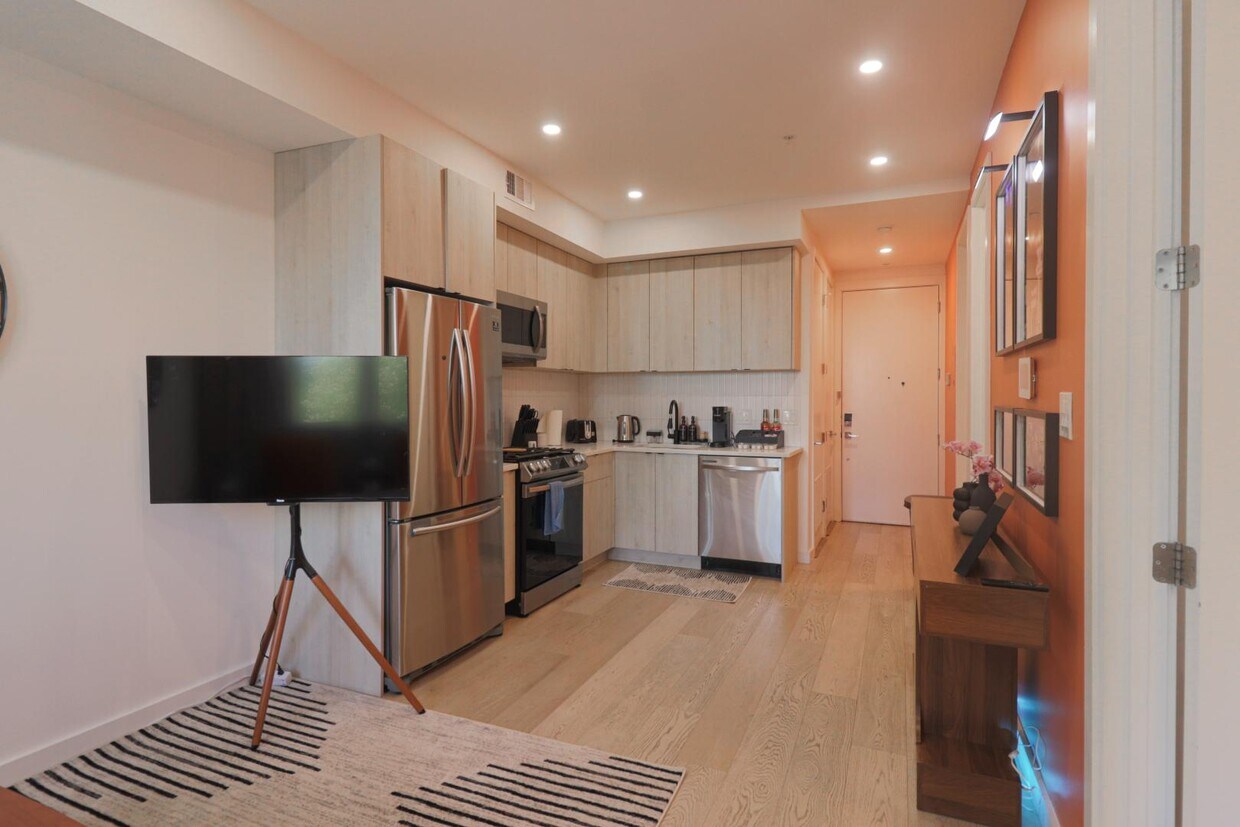 Foto principal - 1806 A St NE