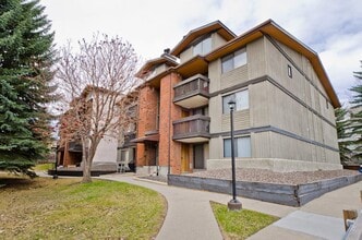 Building Photo - 7301b 4a St SW