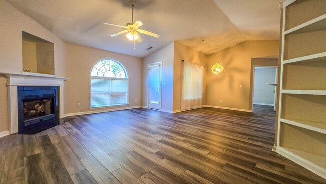 Foto del edificio - 932 Scholastic Ct