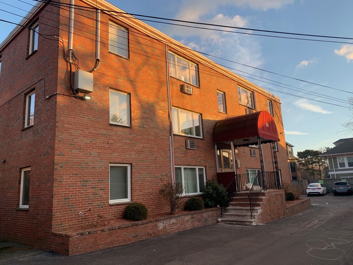 Primary Photo - 50 Evergreen St
