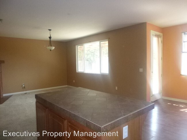 Building Photo - 5 br, 3 bath House - 166 Cottonwood Drive