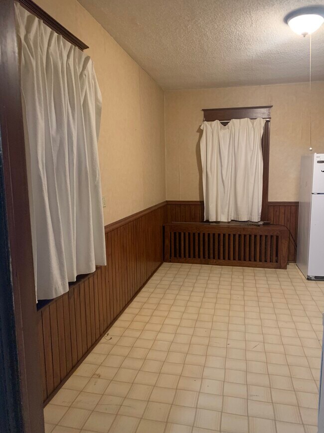 Building Photo - 431 Minnehaha Ave E