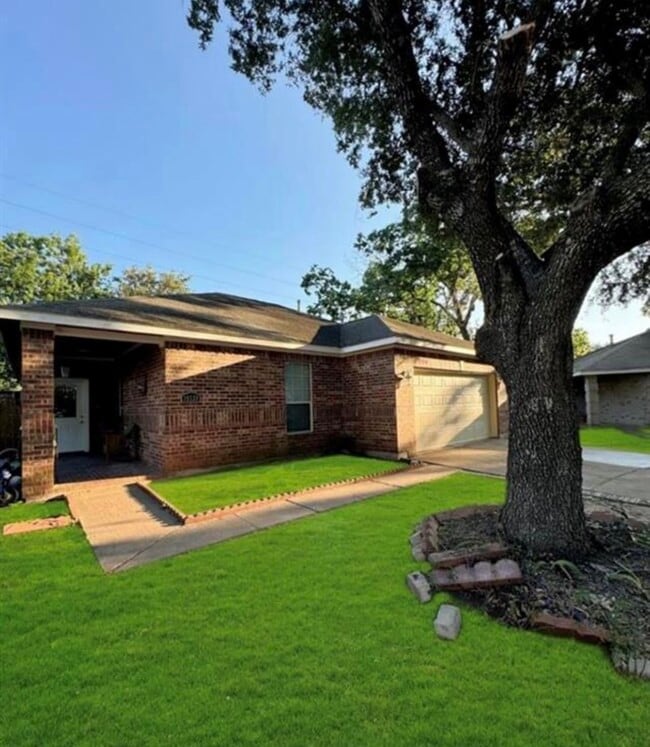 Building Photo - 16539 Amargos Dr