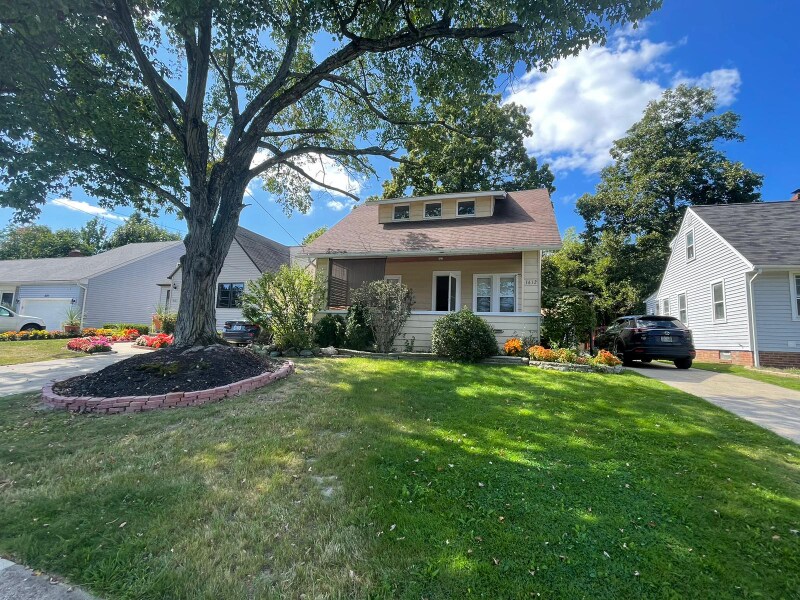 Primary Photo - 1612 Parker Dr