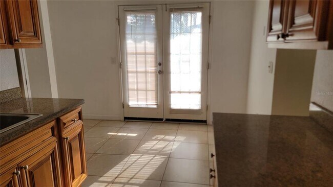 Foto del edificio - 4023 Versailles Dr