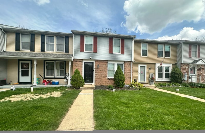 Primary Photo - 359 Adams St