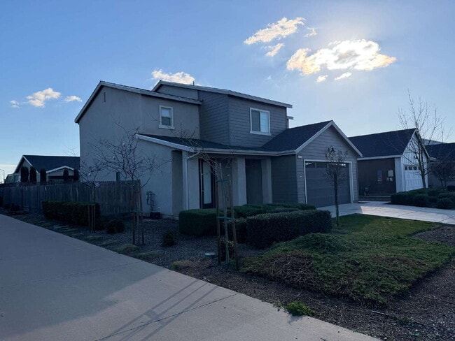 Building Photo - 2494 Valdes Dr