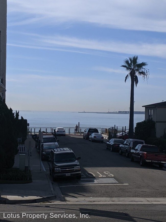 Building Photo - 1717-1723 E Ocean Blvd