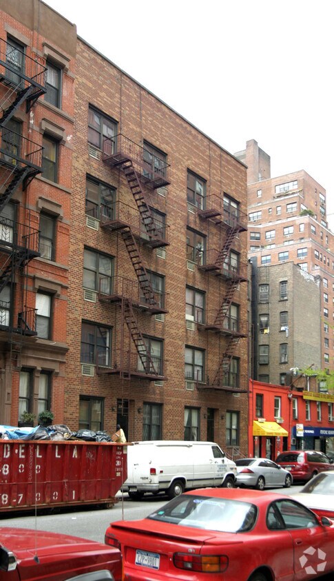 Foto del edificio - 204-206 E 25th St