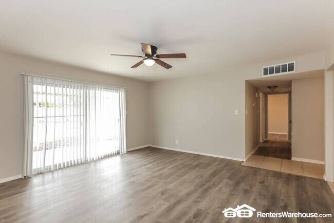 Building Photo - 3 Bedroom with HUGE lot