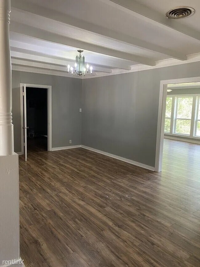 Foto del edificio - 731 Inwood Dr