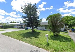 Building Photo - 6328 SW 20th St