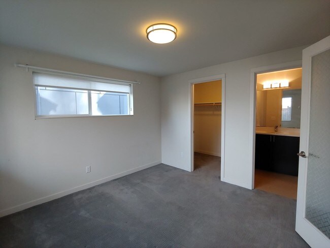 Foto del edificio - 3 br, 4 bath House - 2837 SW Nevada St