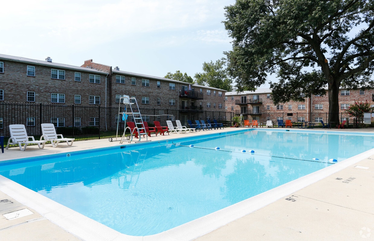 Stage Coach / Olde Stage / Severn Square Apartments in Glen Burnie