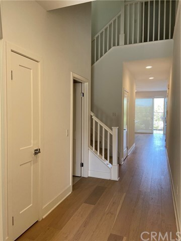 Foto principal - 14293 Hillcrest Dr