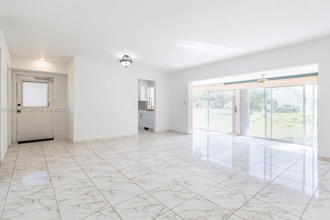 Foto del edificio - 16985 SW 113th Ct