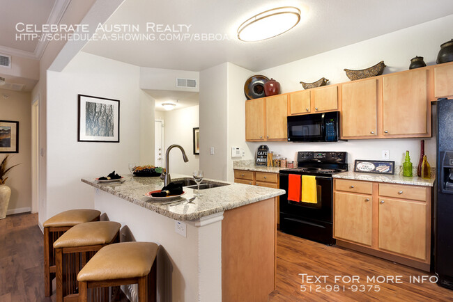 Building Photo - Onion Creek Luxury