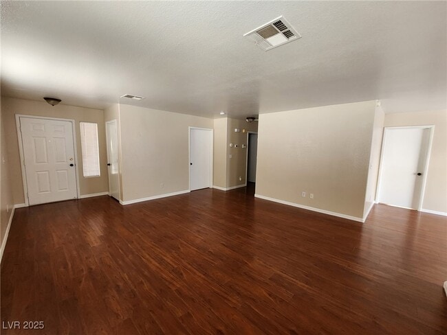 Building Photo - 5012 River Splash Ave