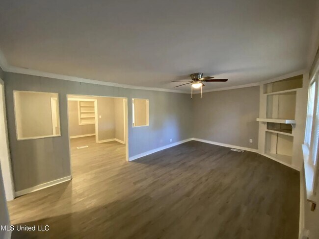 Foto del edificio - 773 Cedarhurst Rd