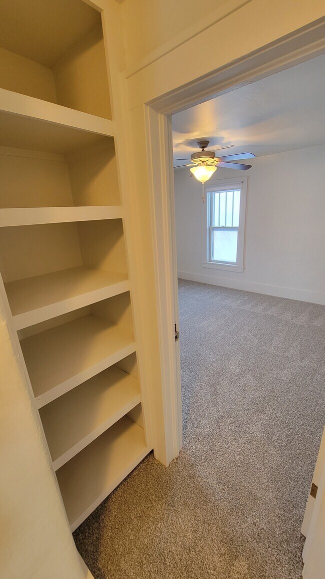 Foto del edificio - 1025 C Ave