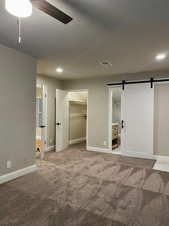 Building Photo - 9324 Lenel Pl