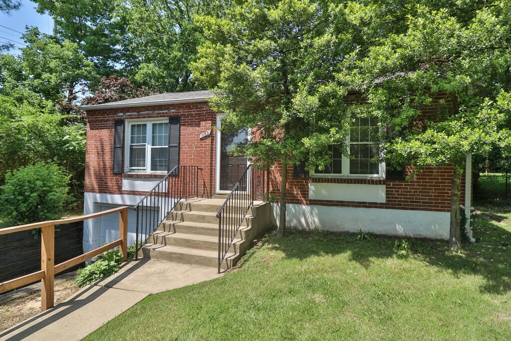 1103 Sturgis Dr, Kirkwood, MO 63122 House Rental in Kirkwood, MO