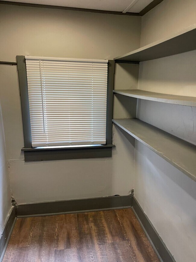 Foto del edificio - $875 - 2 bed 1 bath - Single Family Home