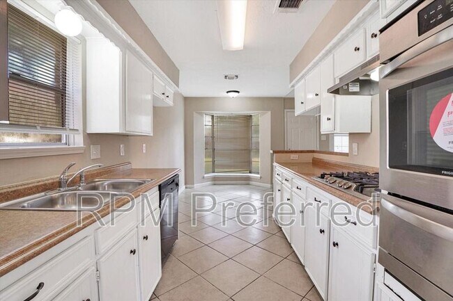 Foto del edificio - 9414 Willow Meadow Dr