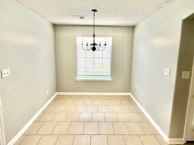 Building Photo - SterlingRidgeDr10199