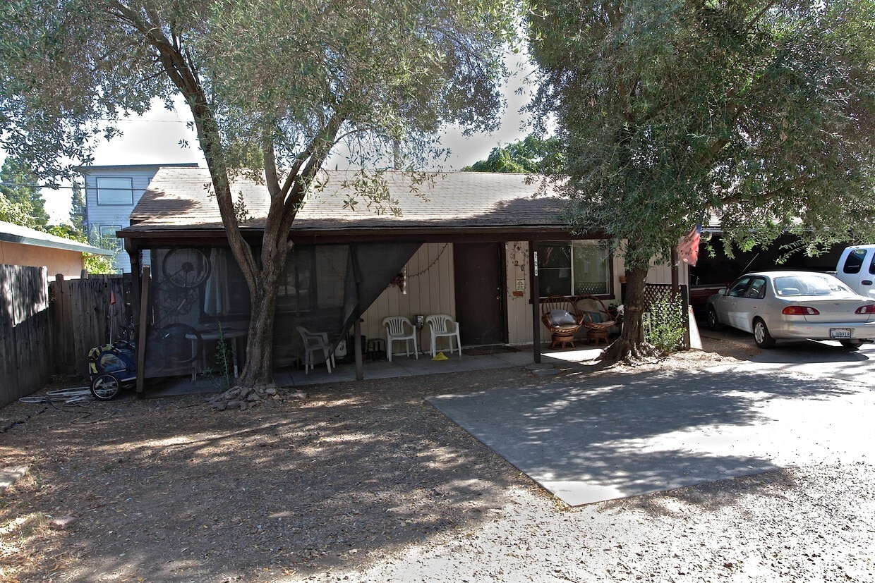 120126 Pine Apartments in Sonoma, CA